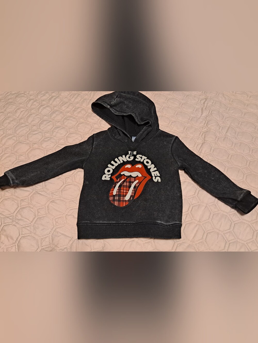 the Rolling Stones Kids Black Pullover Hoodie with Red Plaid Tongue Sz 4T